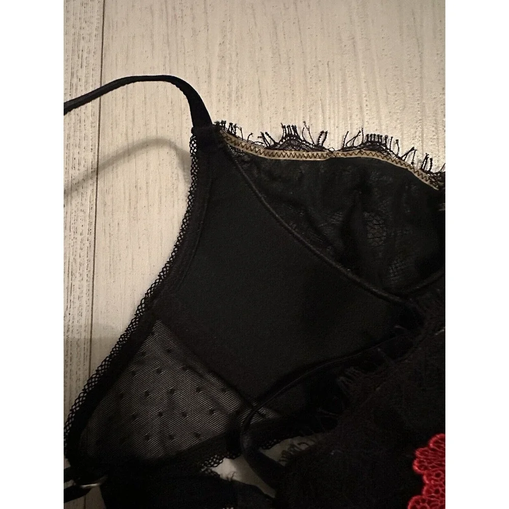 Vintage Victoria's Secret Very Sexy Balconet Bra 34C‎ Black Lace Red Heart